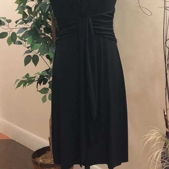 Max & Cleo Sexy Black Straight Dress. Preowned - Picture 2 of 7